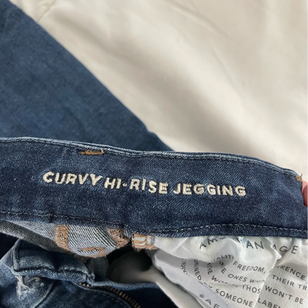 American Eagle Ripped Jeans - Picture 2 of 4